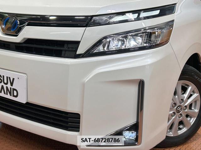 Toyota VOXY 2017-08 7794585-13