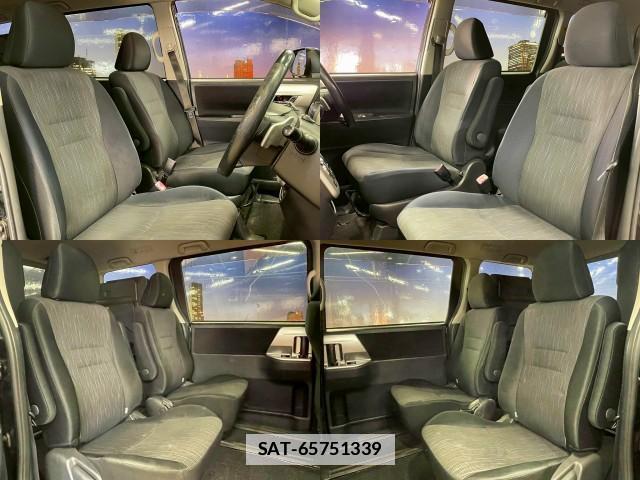 Toyota VOXY 2010-12 7794715-3