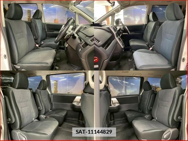Toyota VOXY 2011-04 7794739-5