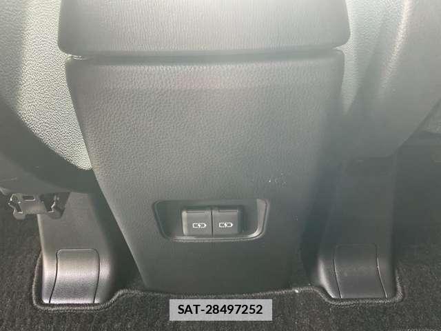 Toyota VOXY 2022-12 7795550-11