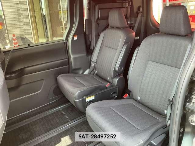 Toyota VOXY 2022-12 7795550-14
