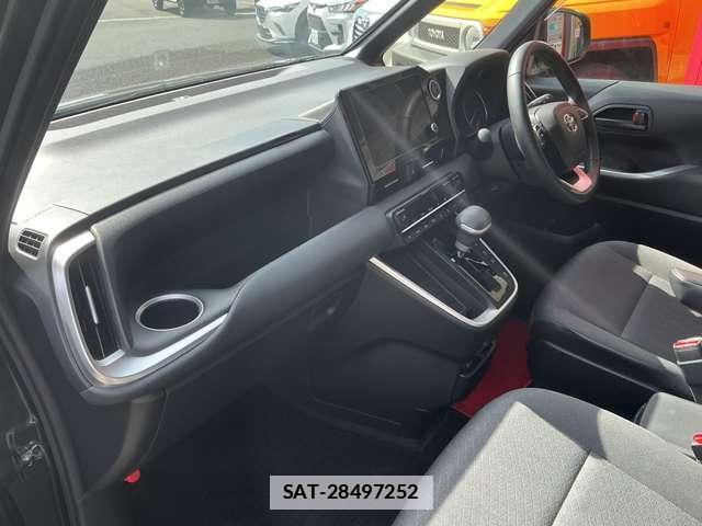 Toyota VOXY 2022-12 7795550-6