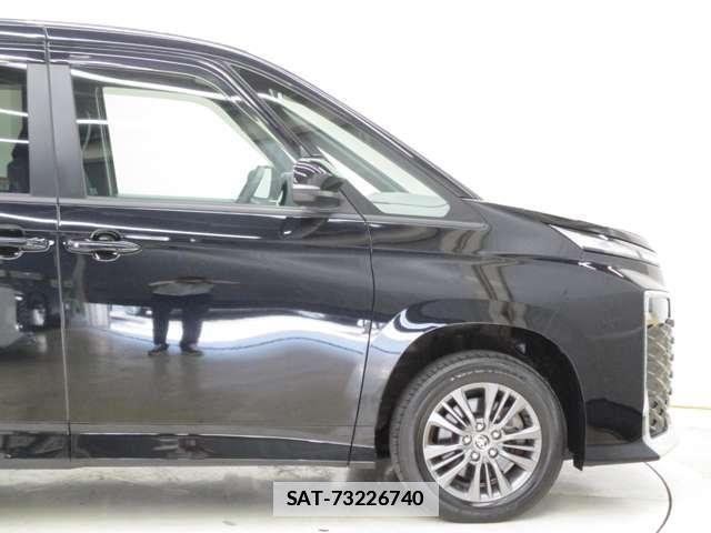 Toyota VOXY 2022-03 7795652-13