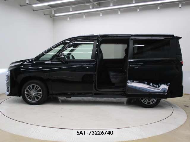 Toyota VOXY 2022-03 7795652-15