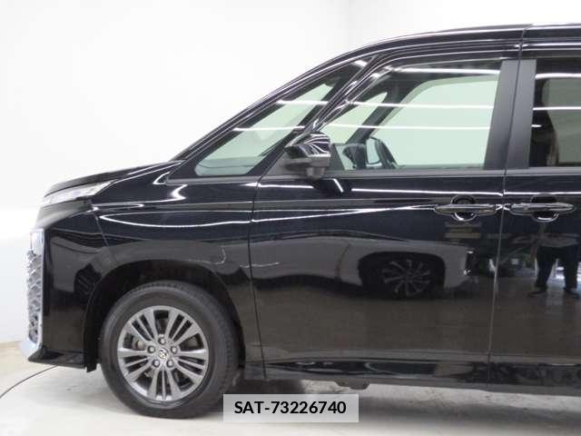 Toyota VOXY 2022-03 7795652-16