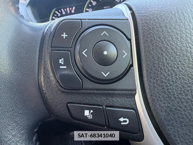 Toyota VOXY 2014-10 7795986-17