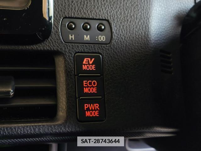 Toyota VOXY 2021-05 7796467-10