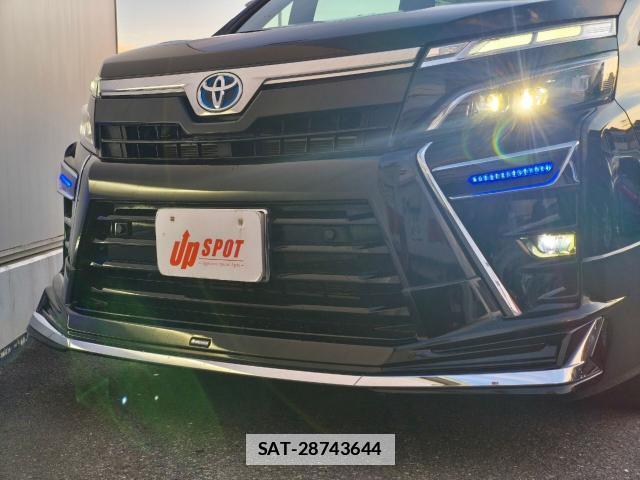 Toyota VOXY 2021-05 7796467-13