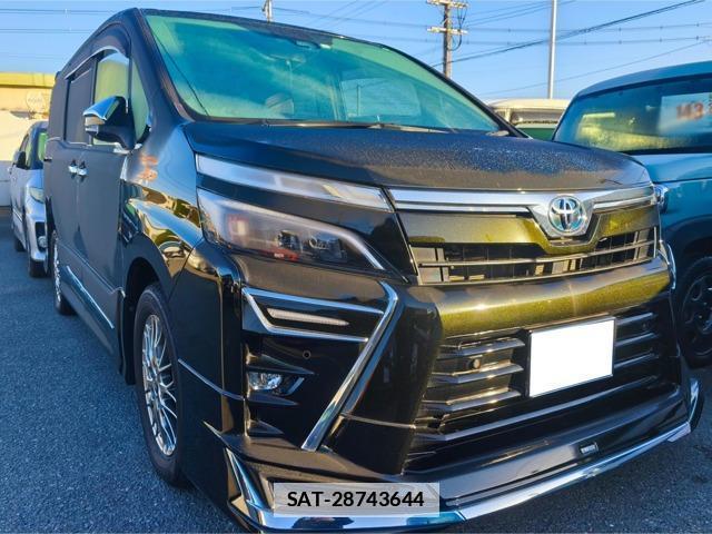 Toyota VOXY 2021-05 7796467-16