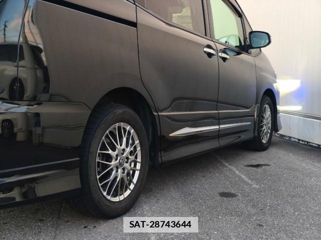 Toyota VOXY 2021-05 7796467-17