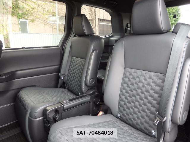 Toyota VOXY 2022-11 7797319-16