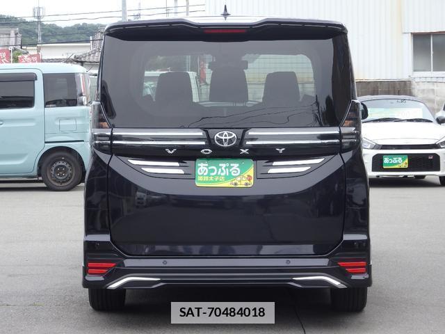 Toyota VOXY 2022-11 7797319-4