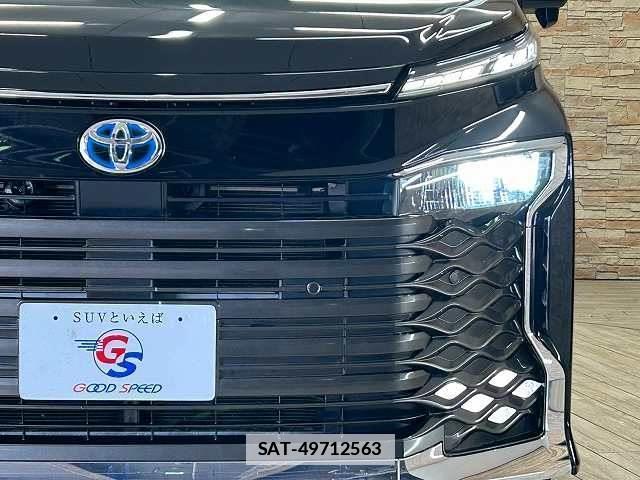 Toyota VOXY 2023-07 7797369-19