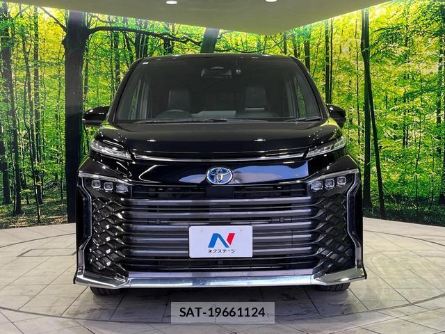 Toyota VOXY 2023-07 7797435-14