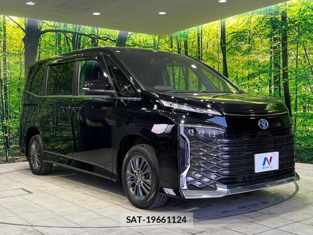 Toyota VOXY 2023-07 7797435-16