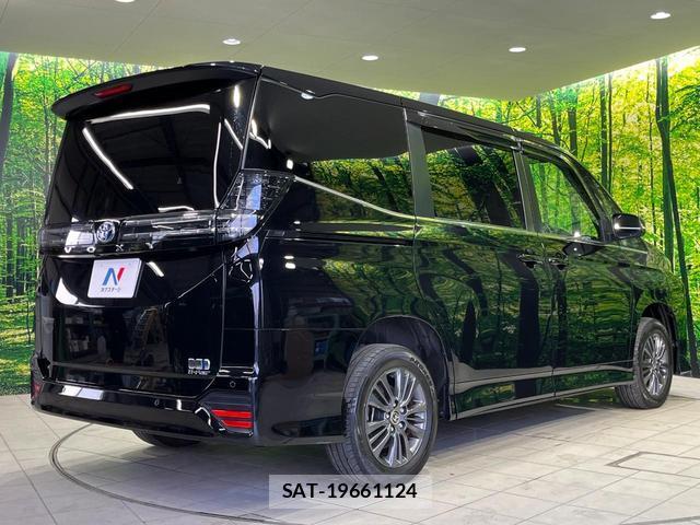 Toyota VOXY 2023-07 7797435-17