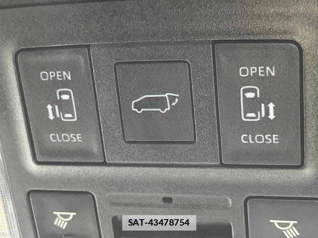 Toyota VOXY 2023-07 7797443-2