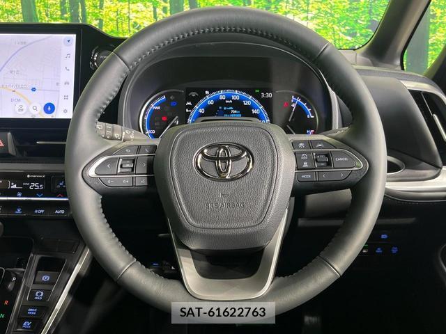 Toyota VOXY 2025-09 7797449-11