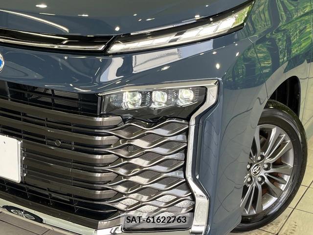 Toyota VOXY 2025-09 7797449-12