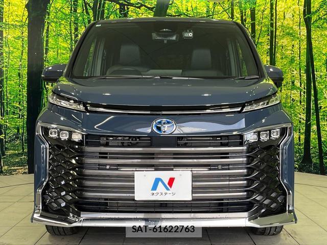 Toyota VOXY 2025-09 7797449-14