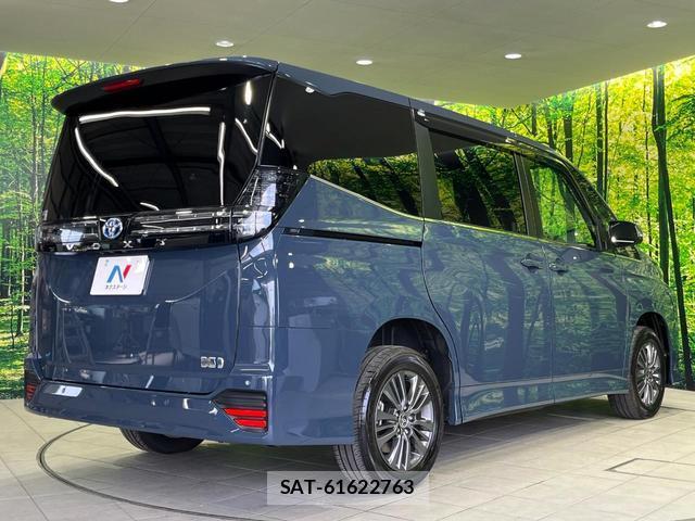 Toyota VOXY 2025-09 7797449-16