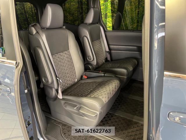 Toyota VOXY 2025-09 7797449-8