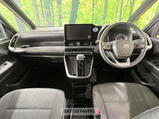 Toyota VOXY 2023-03 7797530-1