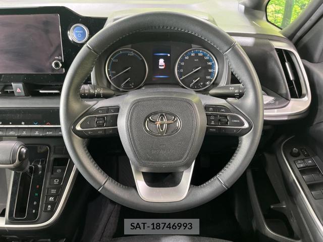 Toyota VOXY 2023-03 7797530-10