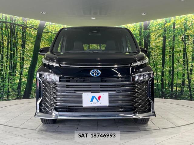 Toyota VOXY 2023-03 7797530-13