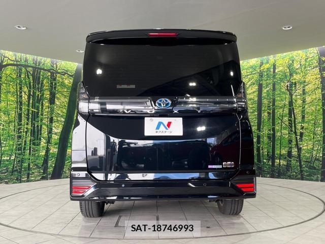 Toyota VOXY 2023-03 7797530-14
