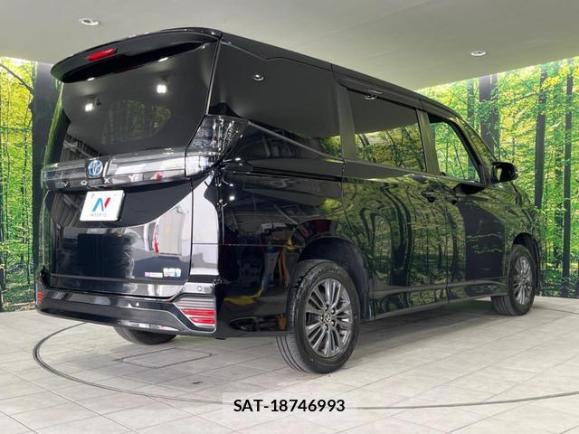 Toyota VOXY 2023-03 7797530-16