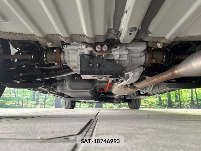 Toyota VOXY 2023-03 7797530-18