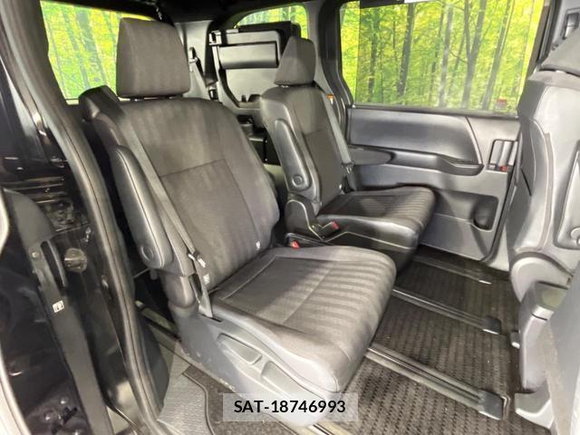 Toyota VOXY 2023-03 7797530-7