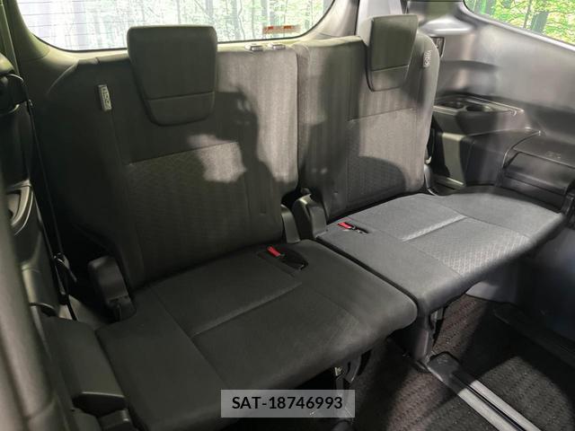 Toyota VOXY 2023-03 7797530-8