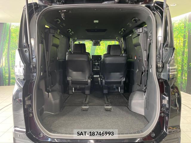 Toyota VOXY 2023-03 7797530-9