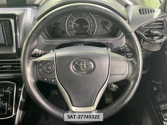 Toyota VOXY 2019-08 7797569-11