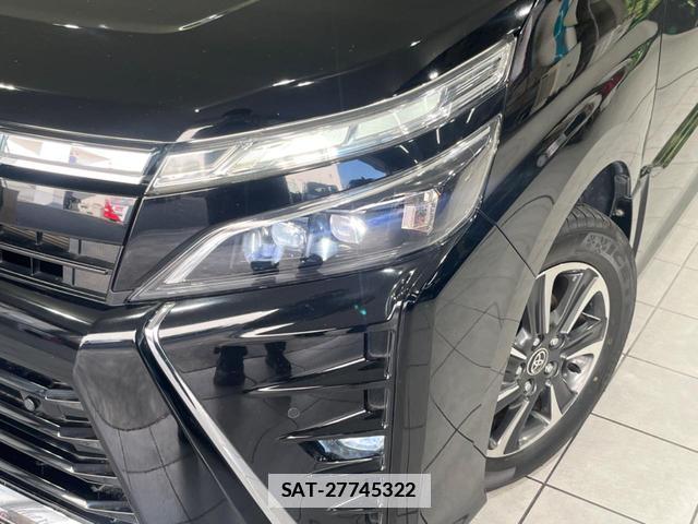 Toyota VOXY 2019-08 7797569-12