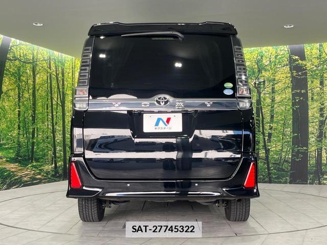 Toyota VOXY 2019-08 7797569-15