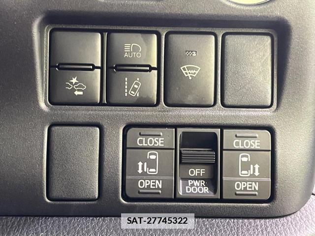 Toyota VOXY 2019-08 7797569-4