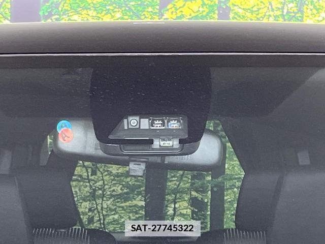 Toyota VOXY 2019-08 7797569-6