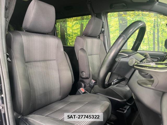 Toyota VOXY 2019-08 7797569-7