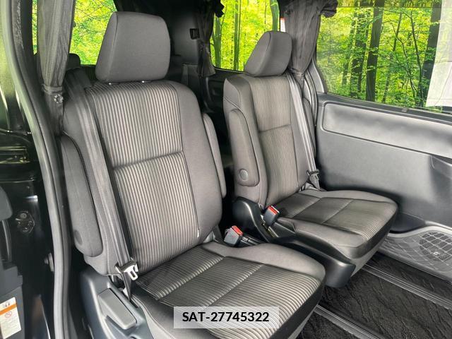 Toyota VOXY 2019-08 7797569-8