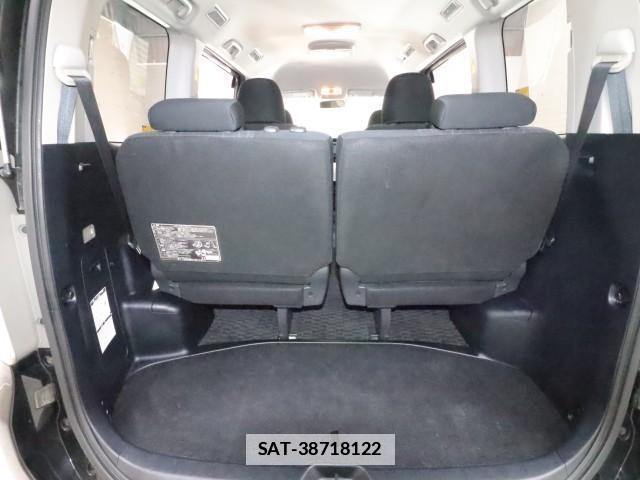 Toyota VOXY 2011-03 7797600-10
