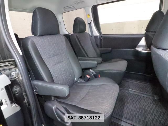 Toyota VOXY 2011-03 7797600-5