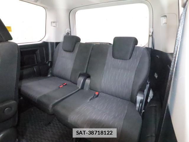 Toyota VOXY 2011-03 7797600-9