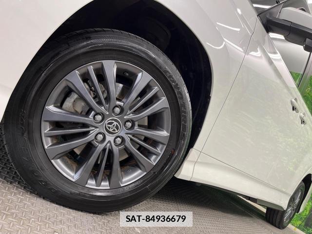 Toyota VOXY 2024-04 7798156-12
