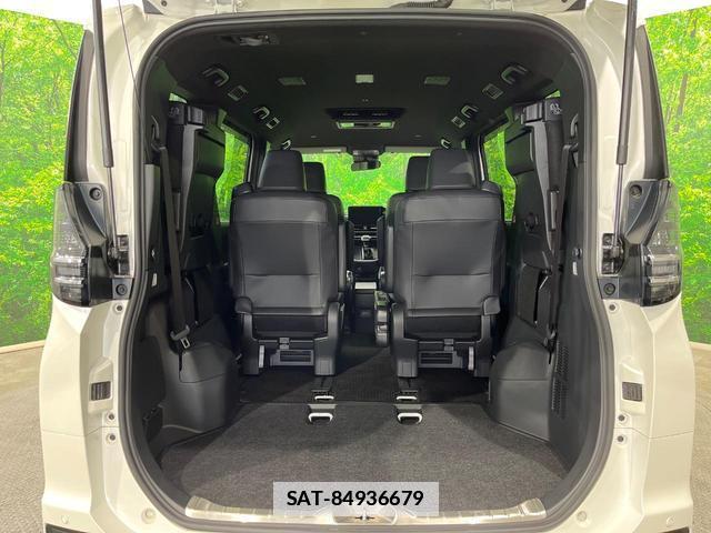 Toyota VOXY 2024-04 7798156-9