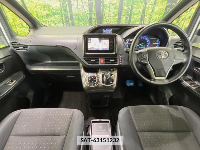 Toyota VOXY 2014-07 7798221-1