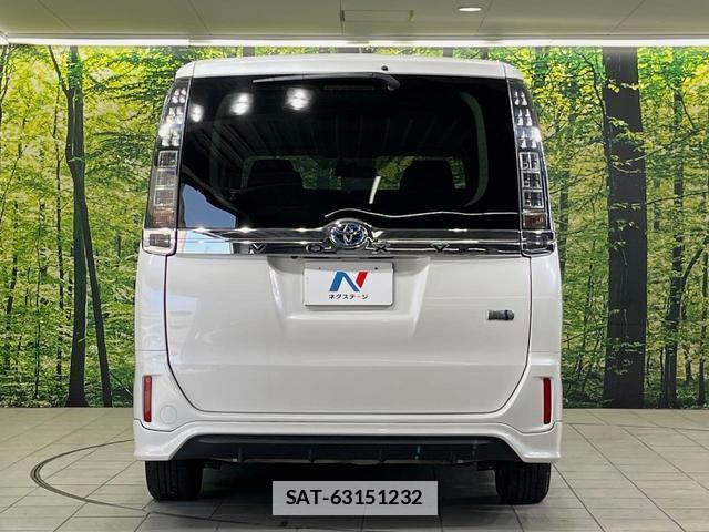 Toyota VOXY 2014-07 7798221-14