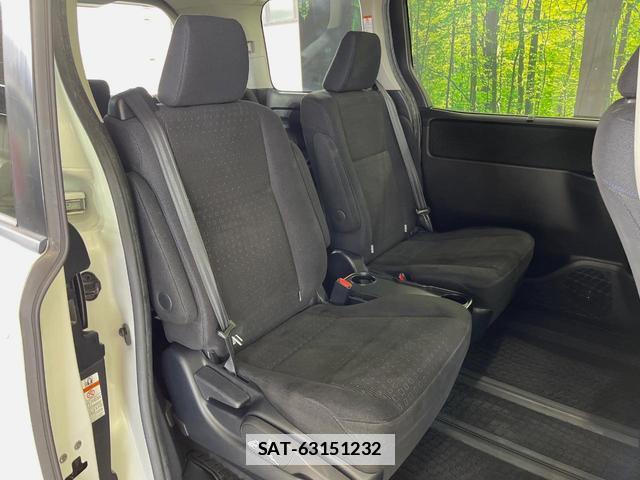 Toyota VOXY 2014-07 7798221-7